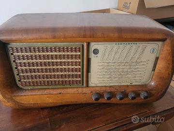 Radio d'epoca a valvole Magnadyne S 181