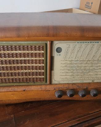 Radio d'epoca a valvole Magnadyne S 181