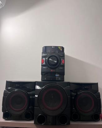 Stereo LG 600W XBOOM con subwoofer