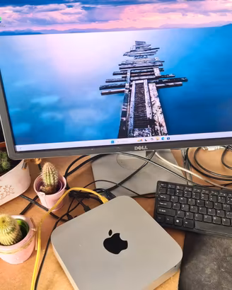 APPLE Mac Mini 2.3 i7 Quad SSD 240 Windows 11 PRO