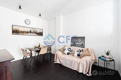 Appartamento di 80 m² con 2 locali e box auto a Mi