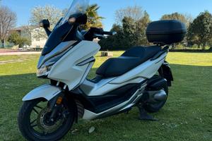 Scooter Honda Forza 300