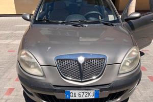 Lancia Y