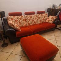 Divano 3 posti con pouf
