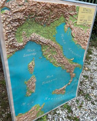 Cartina Italia fisica, in rilievo.