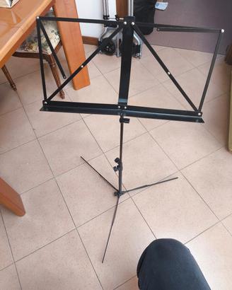 Leggio Nuovo mai utilizzato in metallo