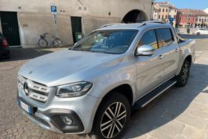 Mercedes X 250D 4 matic, traino 35 quintali