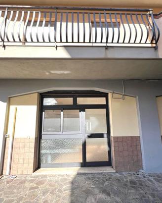 Rif.RI0225| locale commerciale squillace