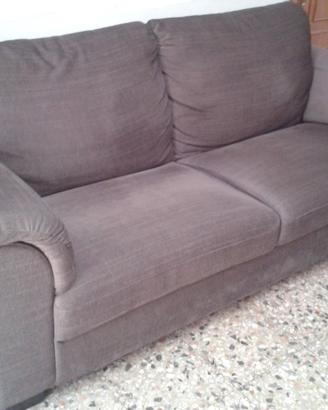 Divano tre posti grigio scuro