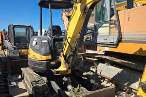 ESCAVATORE CINGOLATO NEW HOLLAND E39B