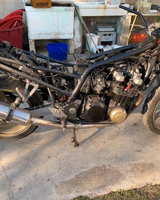 Kawasaki 750 zr7