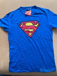 T-shirt di Superman