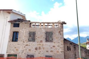 Casa da ristrutturare con progetto approvato