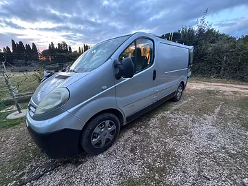 NISSAN PRIMASTAR VAN