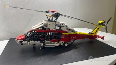 Lego Elicottero di Salvataggio Airbus H175
