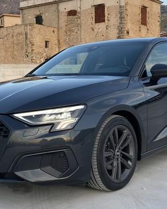 Audi A3 S Line interno 2.0 TDI 116CV S-Tronic 30