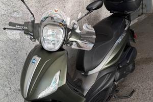 Piaggio Beverly 300 ABS-ASR 2020 con accessori