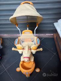 Triciclo cavallo con parasole