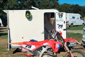 CRF 450 2025 Red moto 