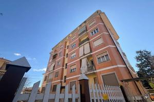 Appartamento di 140 m² con 4 locali e box auto a R