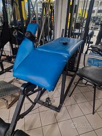 attrezzatura  palestra leg curl  pulley