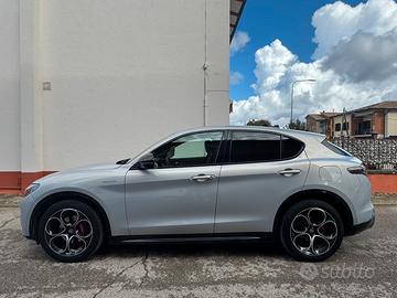 Stelvio Veloce  2.2 160cv RwD