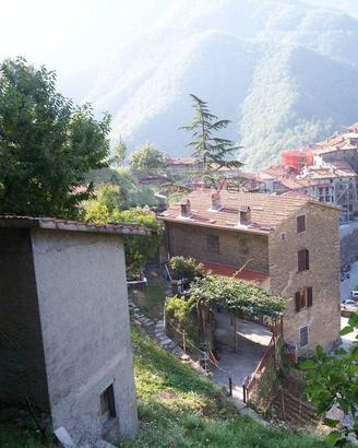 Casa indipendente di 80 m² con più di 5 locali a S