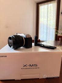Fujifilm X-M5 kit XC 15-45 silver pari al nuovo