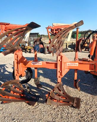 Aratro bivomere bianconi