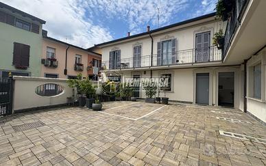 CENTRO - TRE LOCALI PIÙ DOPPI SERVIZI CLASSE 'B