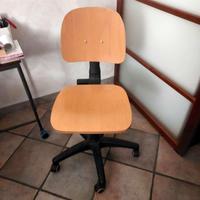 Sedia in legno da ufficio tecnico