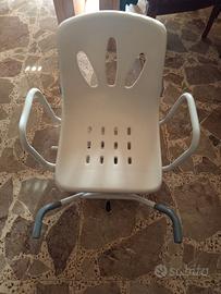 Seggiolino girevole per vasca