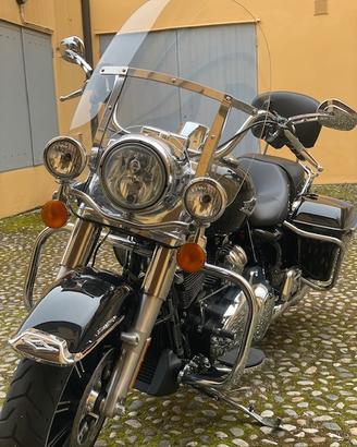 H-DTouring Road King - 2022 solo km 1400