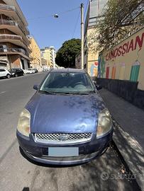 Ford Fiesta Ghia 2006 - MARCIANTE