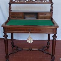 Scrittoio antico in legno fine 800