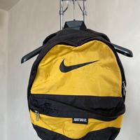 Zaino Nike giallo e nero