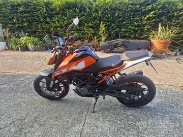 KTM Duke 125