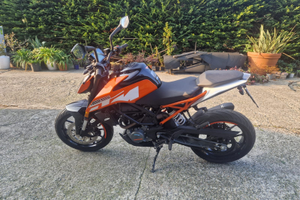 KTM Duke 125