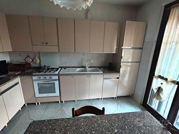 Cucina ad angolo Artigianale 200x370 cm + Tavolo