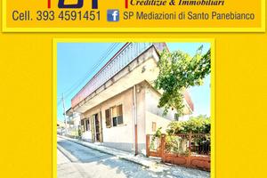 Singola 4 lati liberi ingresso carrabile