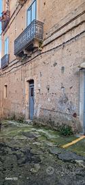 Magazzino a Pizzo centro storico