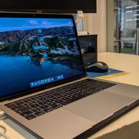 Macbook Pro 13' 2017 TouchBar (16GB 3,3GHz 500gb)