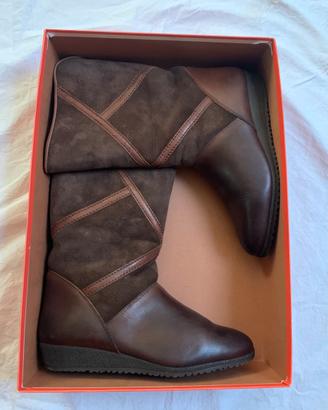 Stivaletti Monnalisa in pelle e camoscio marrone