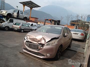 PEUGEOT 208 1.6 TD 2012 9H06  PER RICAMBI