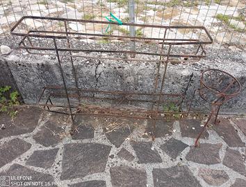 Coppia di porta vasi per giardino vintage.