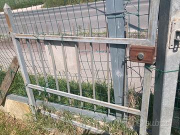 Ringhiera di ferro + due cancelli (grande/piccolo)