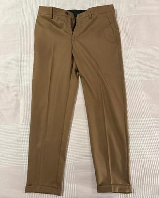 Pantaloni cropped con pieghe Zara color cammello