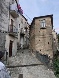 Rudere centro storico felitto