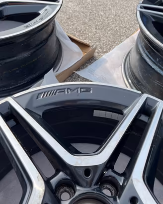 Cerchi in lega Mercedes AMG 18” – CLA Shooting BrK