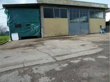 Immobile di 441 m² con 4 locali a Capannori